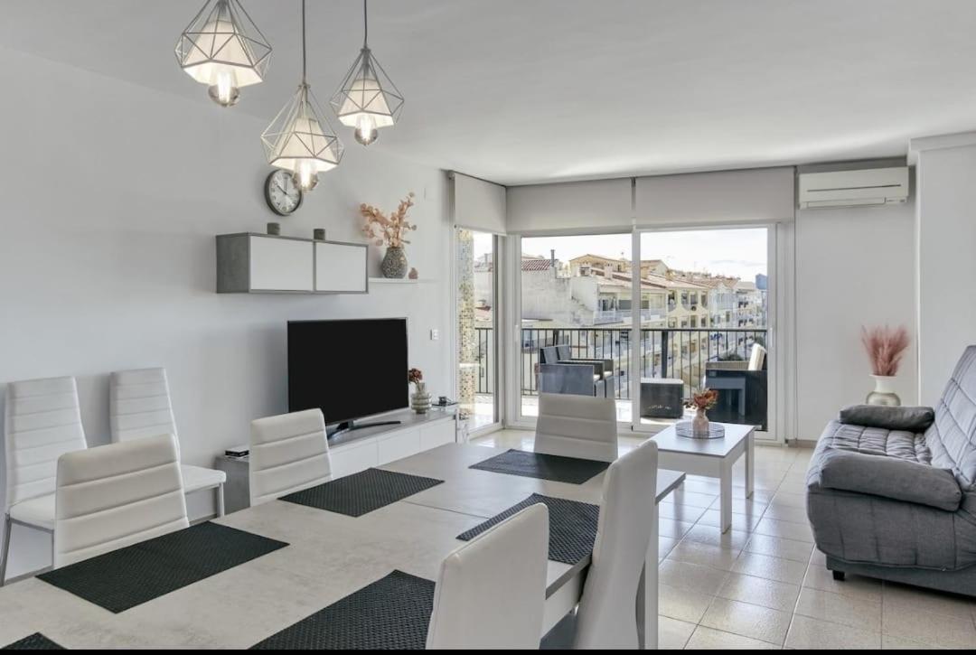 Apartamento Con Vistas A Mar Y Canal. إمبوريابرافا المظهر الخارجي الصورة